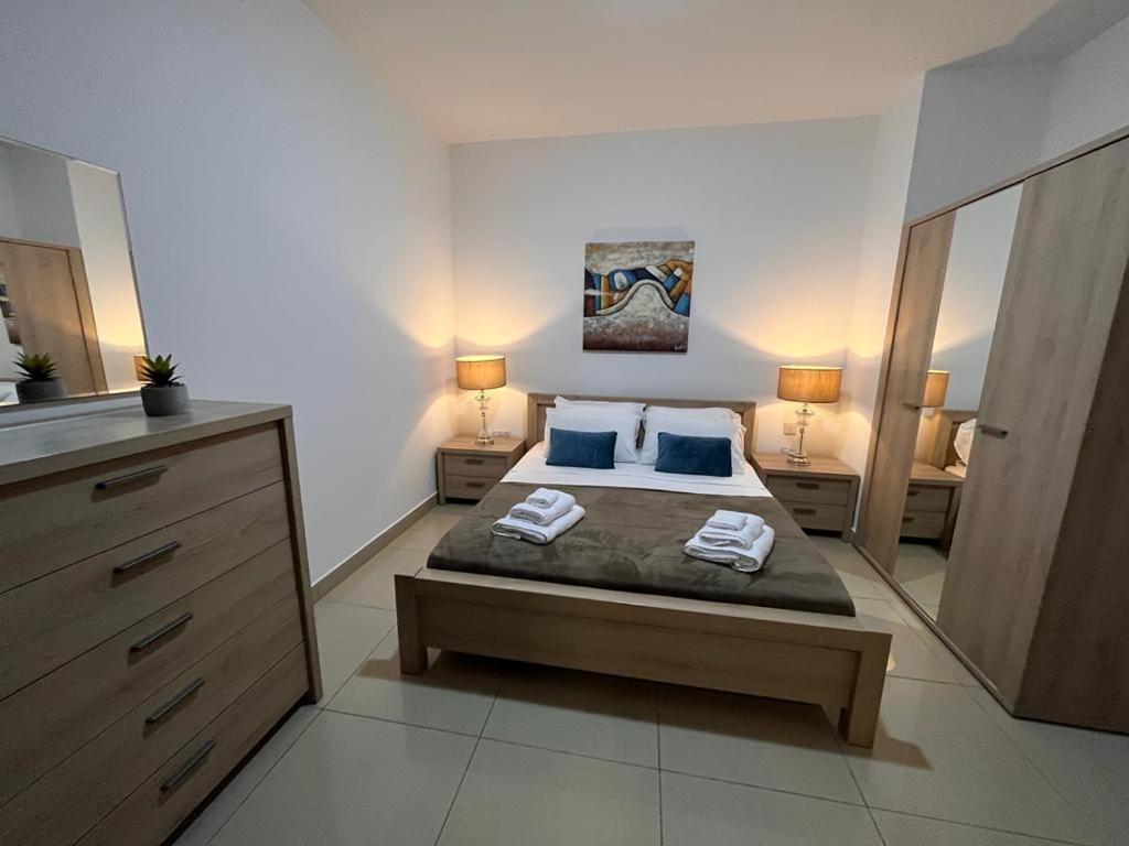 Crimson Court Apartment Is-Swieqi Bagian luar foto